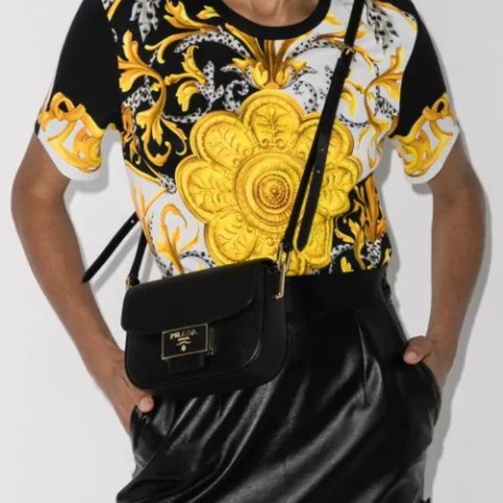 Sold Versace Baroque-Print T-shirt - Picture 4 of 11